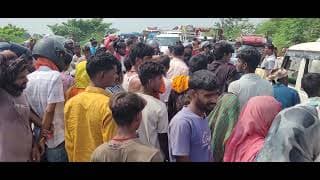 कहलगांव में बाढ़ पीड़ितों ने NH-80 किया जाम, राहत कैंप की मांग; राहगीरों से हुई नोकझोंक