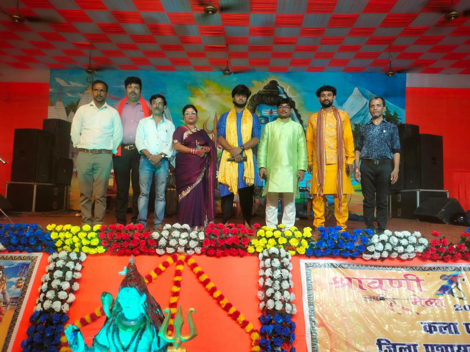 श्रावणी मेला में भक्ति संगीत से गूंजा नमामि गंगे घाट, कलाकारों ने बांधा समां