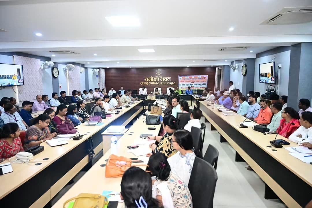 जिला स्वास्थ्य समिति की समीक्षा बैठक, स्वास्थ्य सेवाओं की गुणवत्ता और शत-प्रतिशत उपलब्धता पर जोर