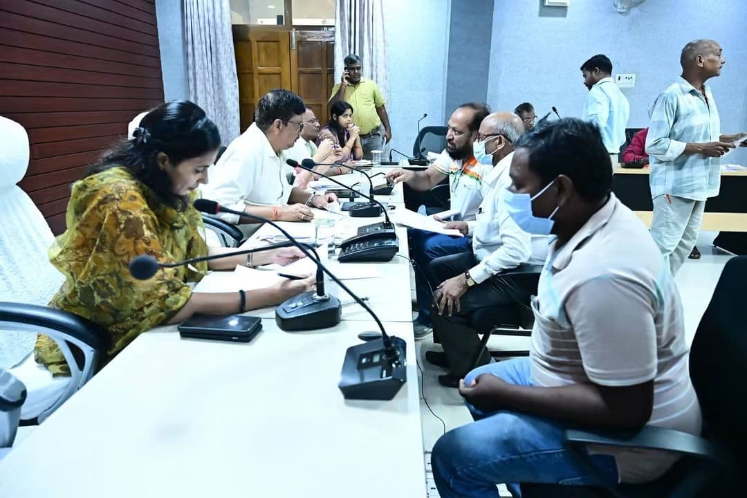 भागलपुर में जनता दरबार, 68 आवेदनों पर सुनवाई; अधिकारियों को त्वरित कार्रवाई के निर्देश