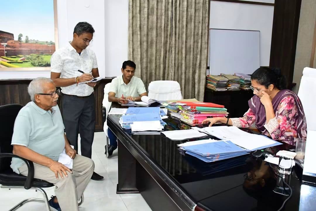 भागलपुर में जनता दरबार आयोजित, जिलाधिकारी ने सुनीं आम नागरिकों की समस्याएँ; 65 आवेदन प्राप्त