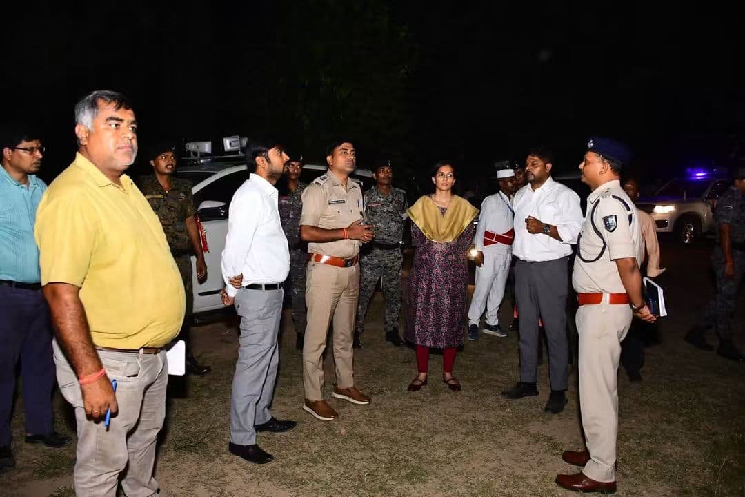 दुर्गा पूजा और रावण वध की तैयारियों का डीएम ने किया निरीक्षण, सुरक्षा व यातायात व्यवस्था दुरुस्त रखने के निर्देश